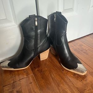 Beast Fashion Dakota Silver Toe Black Leather Boot